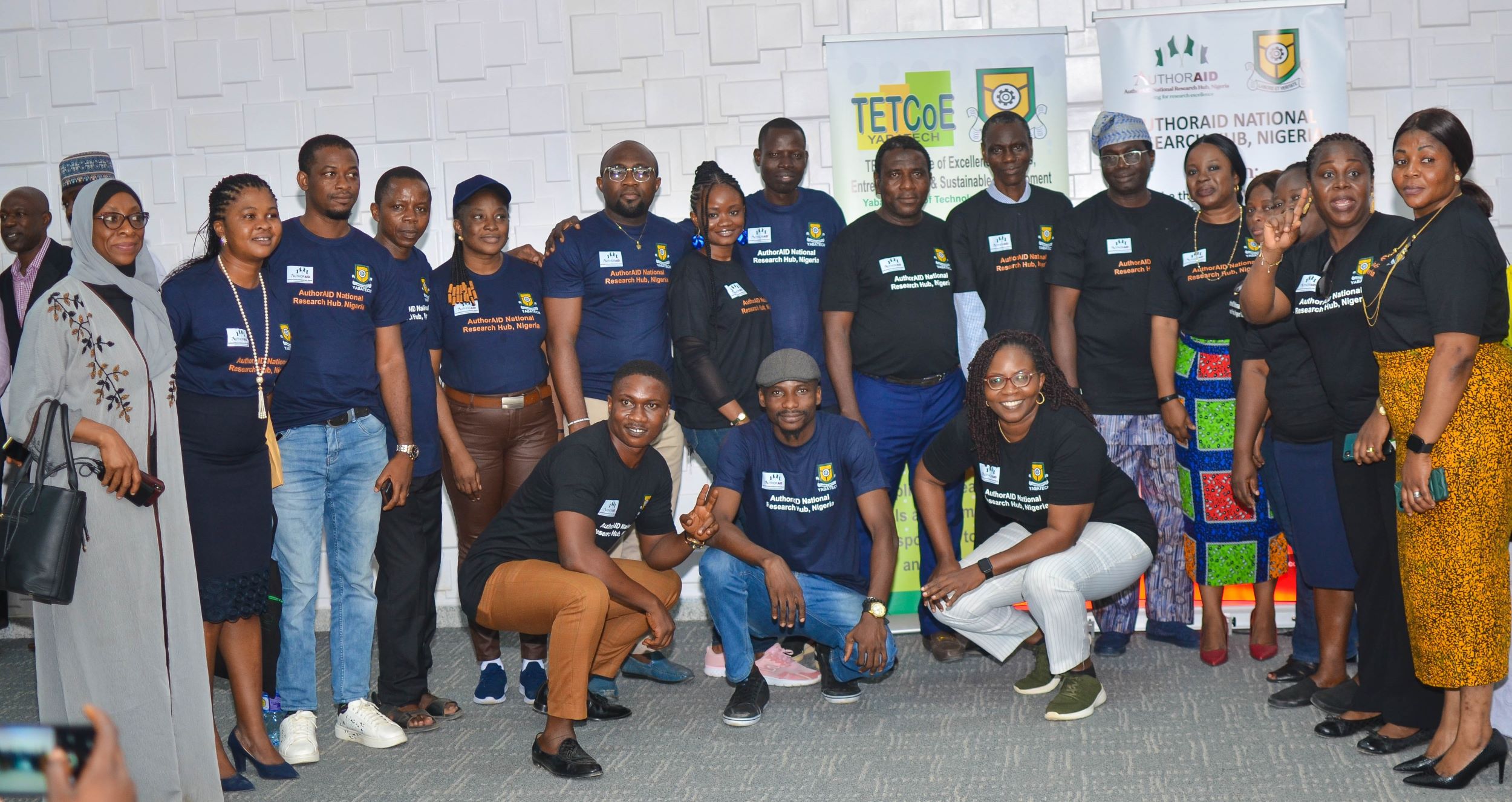 AuthorAID Nigeria hub pose for group photo